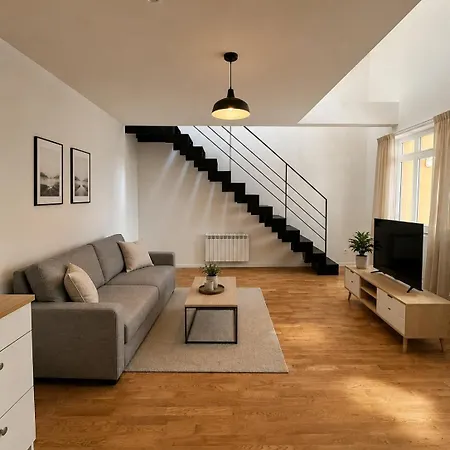 Stylish Right In The Center *